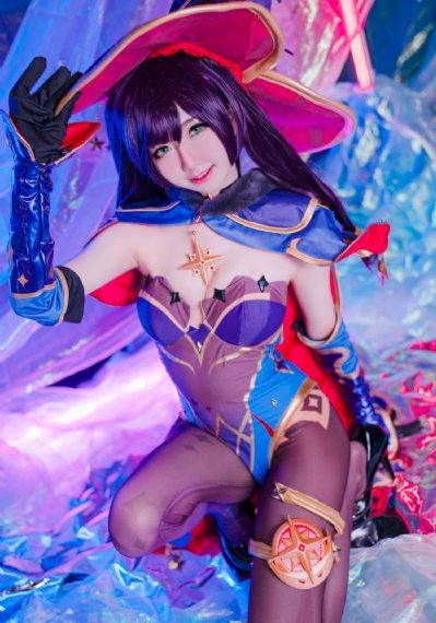 诱人的女老板4中文字幕