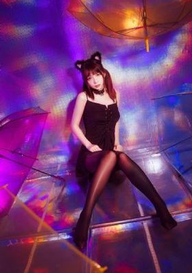 李采潭妈妈的职业